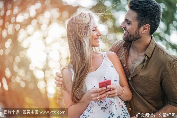 情侣之间，女朋友肯为男人做这三件事，说明她很爱你别辜负她