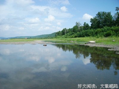 源头可能就是她一切都听从妈妈的安排吧