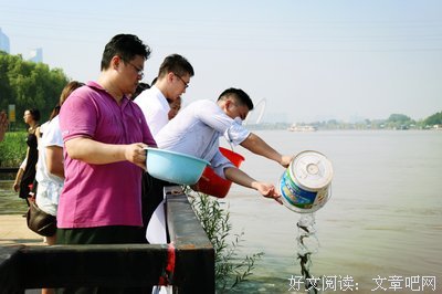 父亲的爱，稳稳的，妥妥的，从来都是无言的