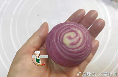 我:能忘吗，你拿着擀面杖来我家找我