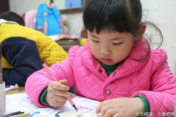 三岁的小孩