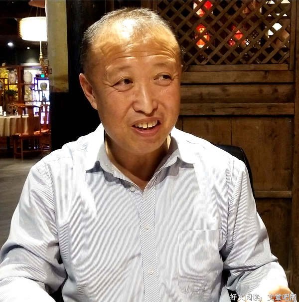 笃情石头做“顽仙”