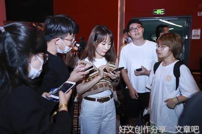 看看情感吧，我也很困惑
