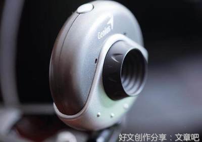 女子住酒店8天后发现窃听器