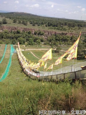游塞北小江南乌龙峡