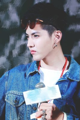 吴亦凡被拘3天后再爆内幕，最新封杀名单流出：这一次，她也落水了