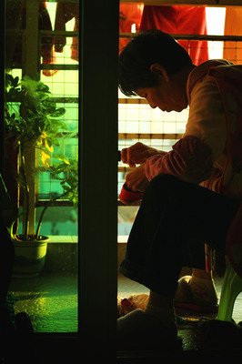 轻轻翻，似水流年