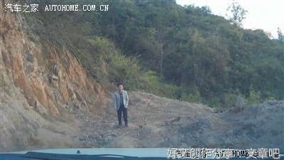 且行且回头