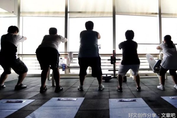 对青少年肥胖问题必须及早介入