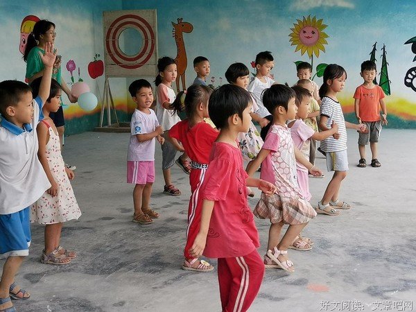 在游戏中学习道理 -记“扬帆起航”三下乡体育课