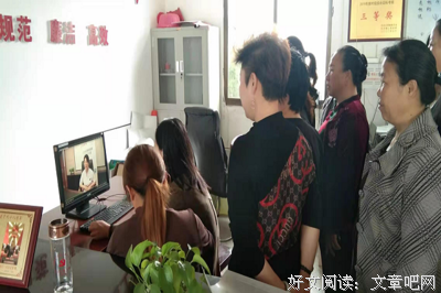 红光队员助力打疫苗，推进红丰防疫工作开展