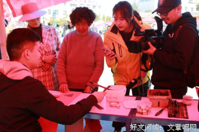 广东学子三下乡：走进社区，庆党建一百年