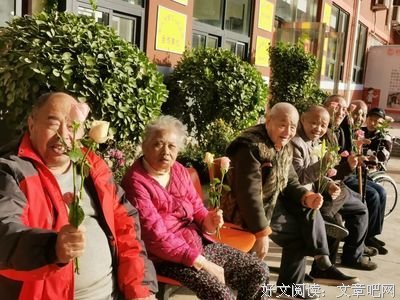关爱老人就是关爱明天的自己