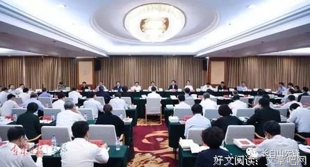 如何理解毫不动摇坚持用新时代中国特色社会主义思想武装全党、教
