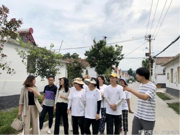 山东理工大学老师走访看望“绘梦艺行”暑期社会实践团队