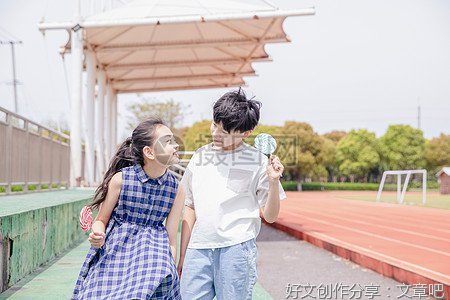 一根棒棒糖带来的友谊