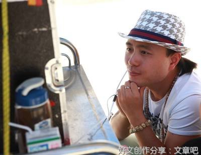 心中有火，燃烧自我。