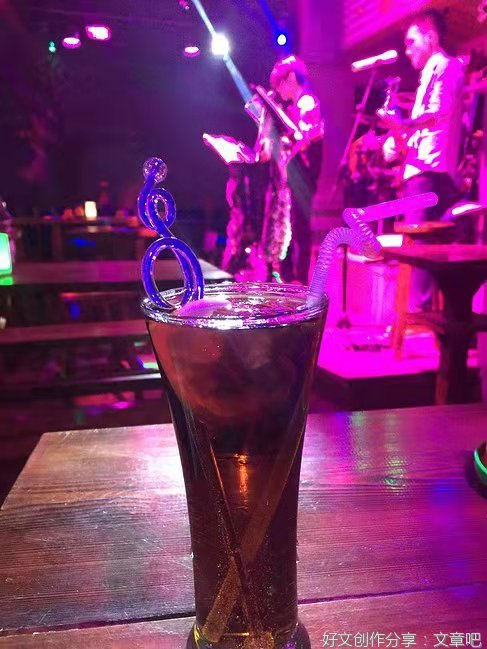 1一瓶藏许久的红酒