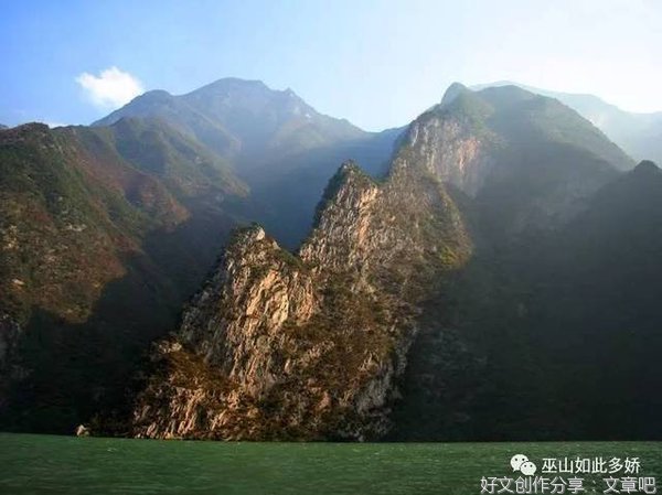 哇哇哇巫山十二峰