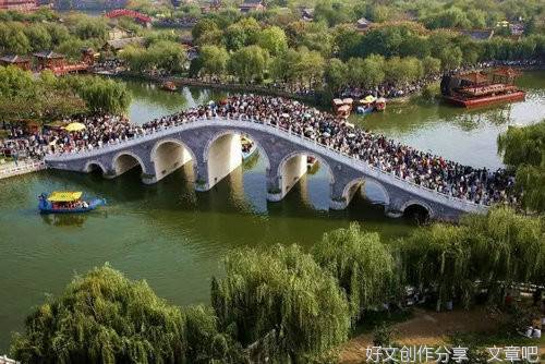 人在画中游