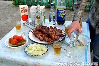 参加婚礼应该怎么穿？学会这三招你就是穿搭之王