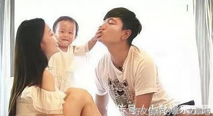 用点力”，女儿学妈妈说话，虽然童言无忌但却让父母羞红了脸