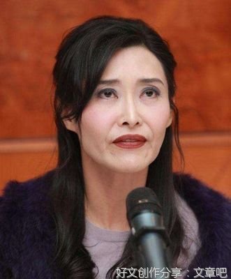 8位女星“一脱成名”，美艳背后，有人终身未婚，还有人跳楼自杀