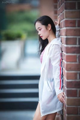 我从春天走来，你在秋天说要分开