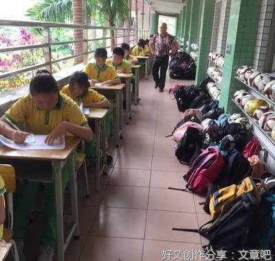 协助校方监考，拉近彼此距离