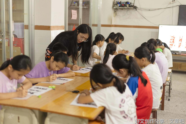 岭师学子三下乡：红帆开展剪纸课程促进美育教育