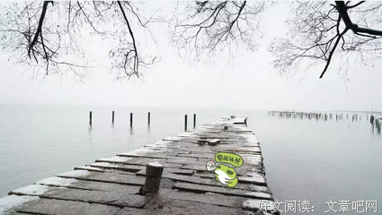 坐在阳光里的母亲